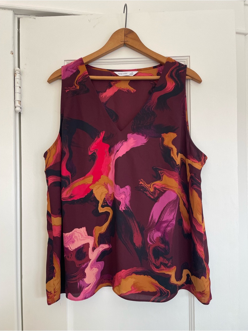 V-Neck Sleeveless Blouse With Red Pink Purple Marble Pattern | XL